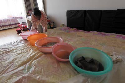 谯城楼上漏水，住户失联，小区没物管，业主维权难！律师来支招……